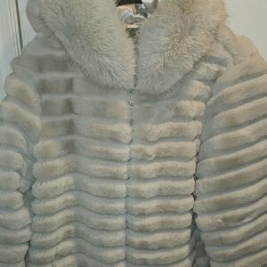 Gallery Plush Teddy Jacket in Cream